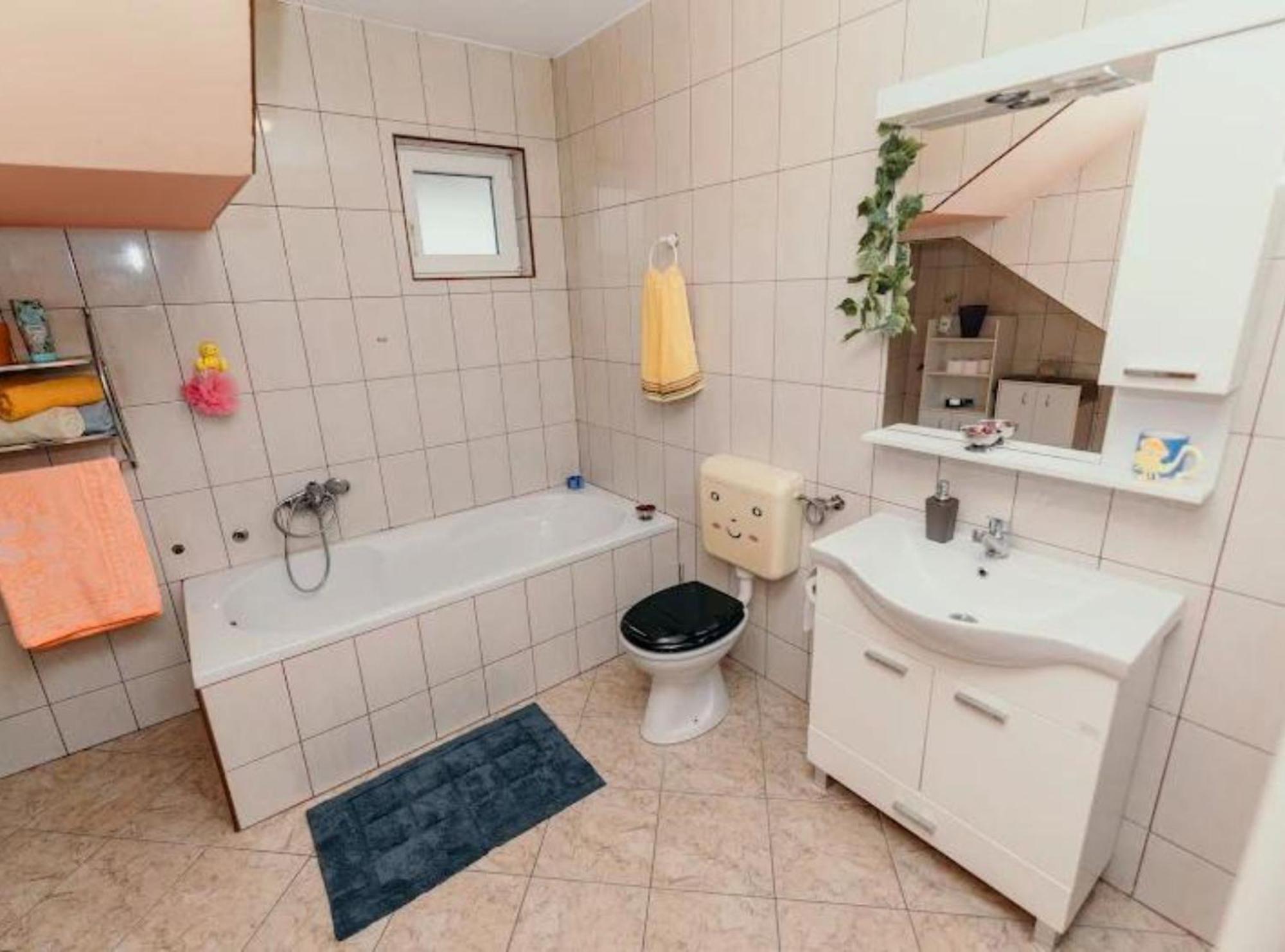 Apartmani Tea I Toni Gradiste Exterior photo